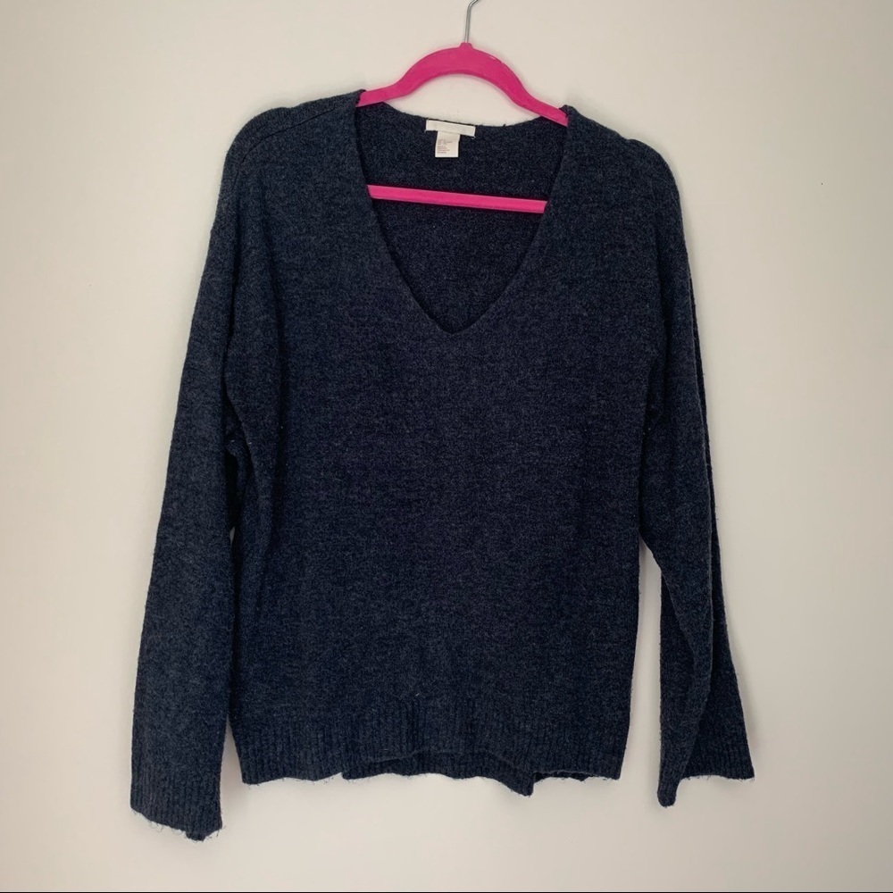 H&M sweater size small blue v neck sweater